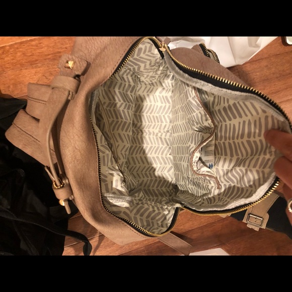 Brown travel backpack - Picture 3 of 4